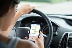 How to Avoid Common Driving Distractions